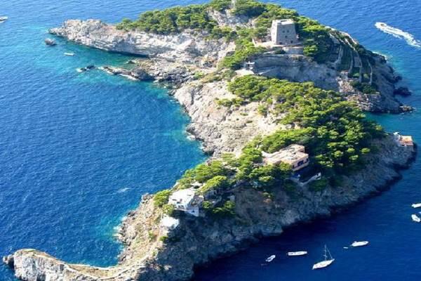 10 pulau paling unik di dunia