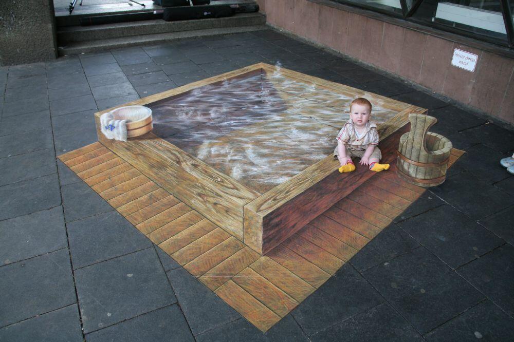 25 Lukisan 3D di jalanan ini tampak nyata, bikin deg-degan deh!