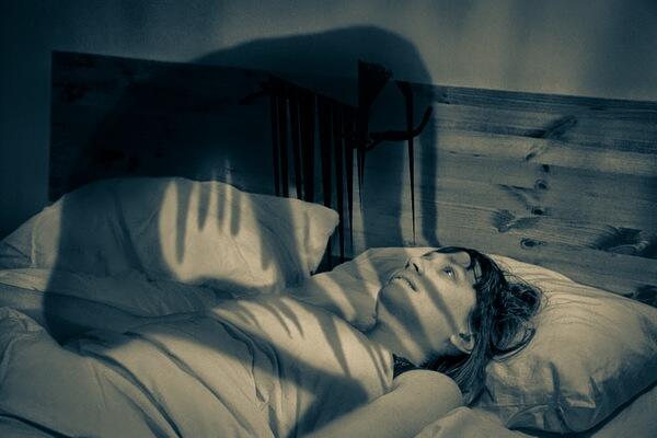 Fenomena Ketindihan Saat Tidur Apakah Karena Setan ?
