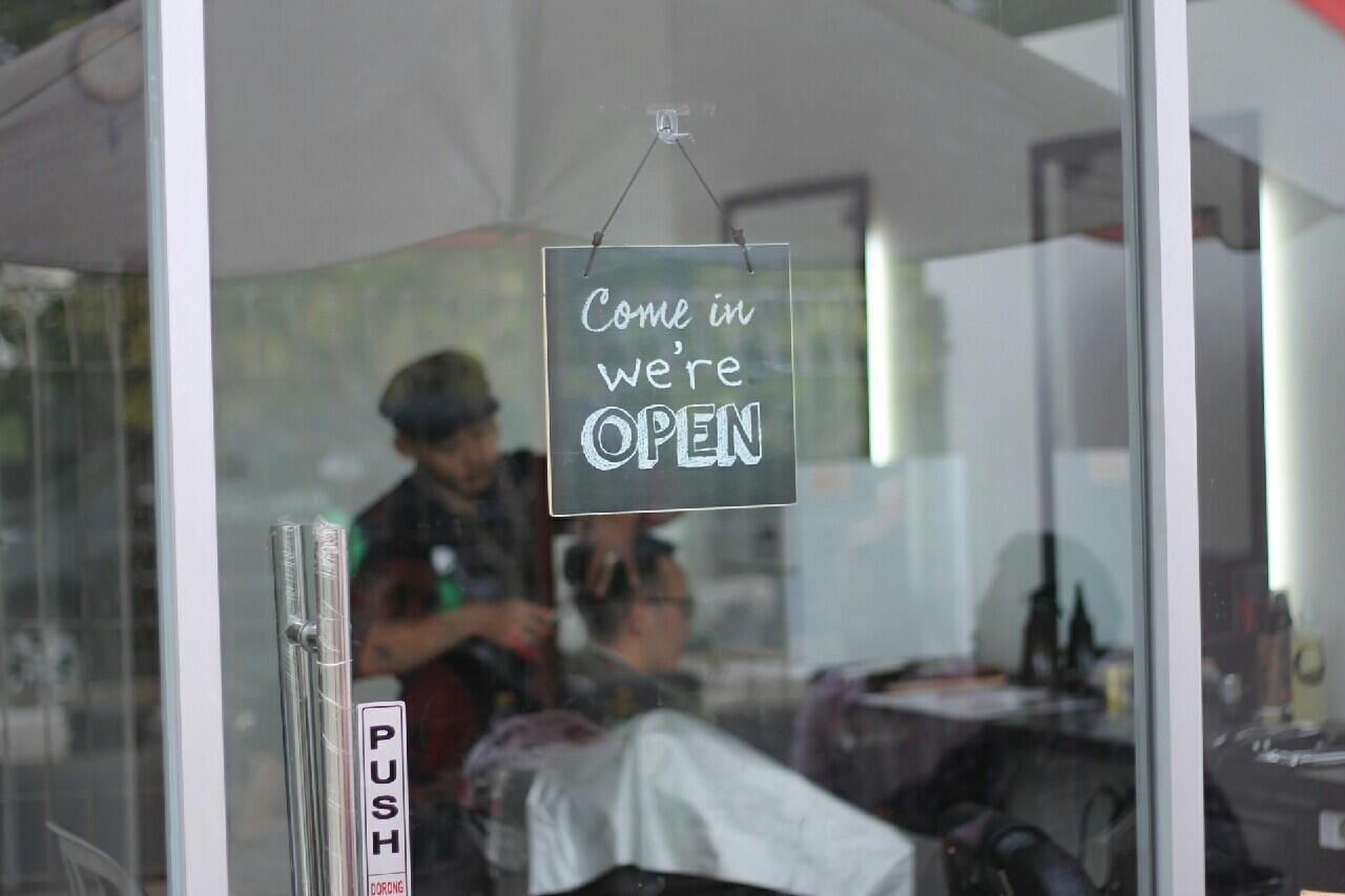 Dibutuhkan / lowongan untuk Barberman / Kapster / Hairstylist untuk Barbershop