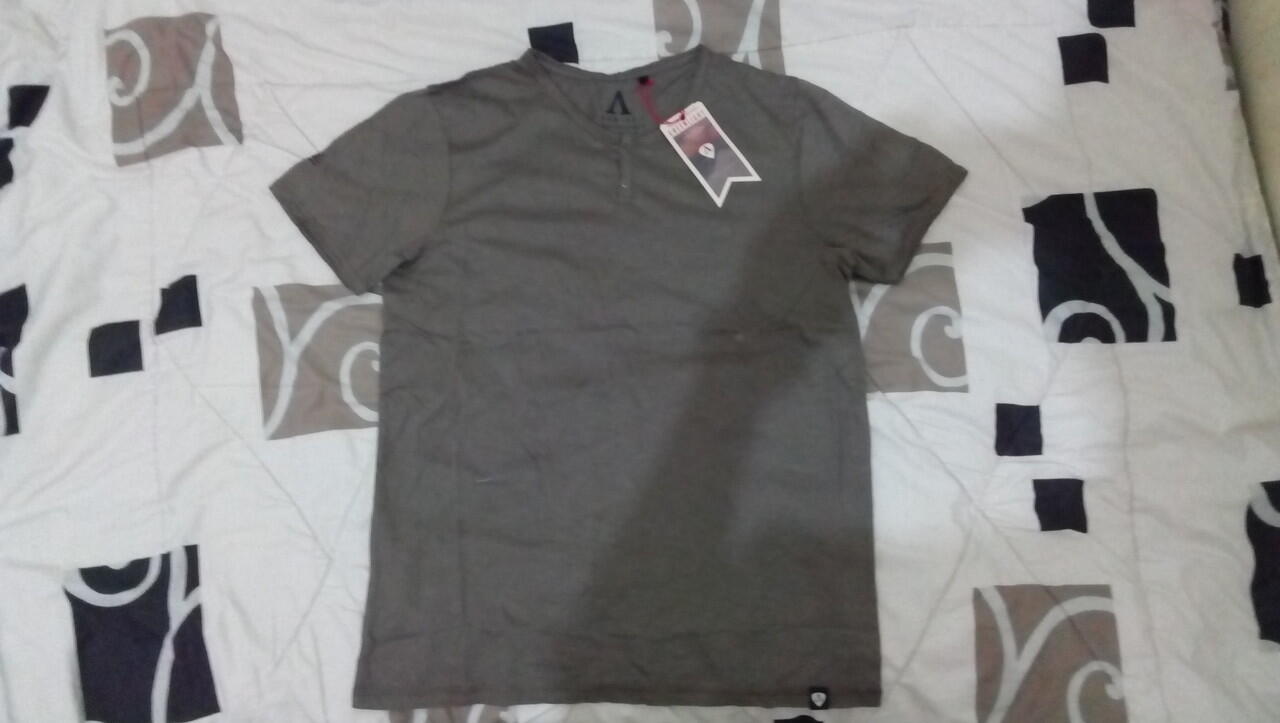 Diskon up to 70% Kemeja, Flanel, Kaos Three Second, Greenlight Original BNWT