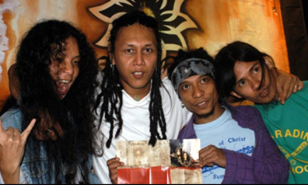 Lagu Lawas yang Melegenda dari Penyanyi Rock Solo dan Band Rock Indonesia