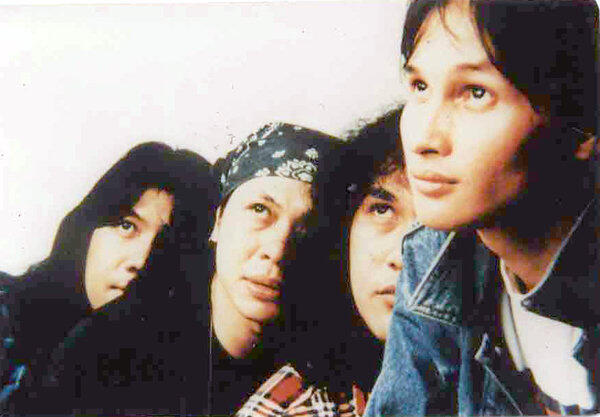 Lagu Lawas yang Melegenda dari Penyanyi Rock Solo dan Band Rock Indonesia