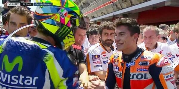 Akhirnya, Rossi dan Marquez Bersalaman