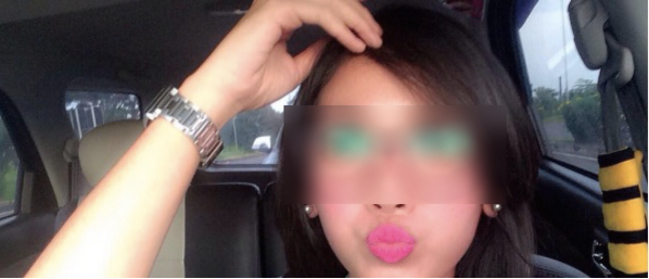 Pramugari Cantik yang Foto Panasnya Diancam Disebar