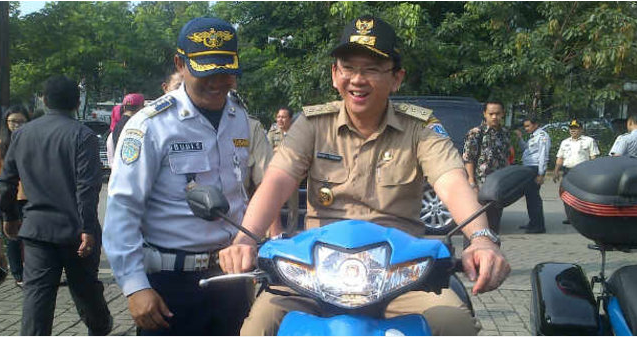 Wajibkan PNS Datang Tepat Waktu, AHOK Datang Kesiangan