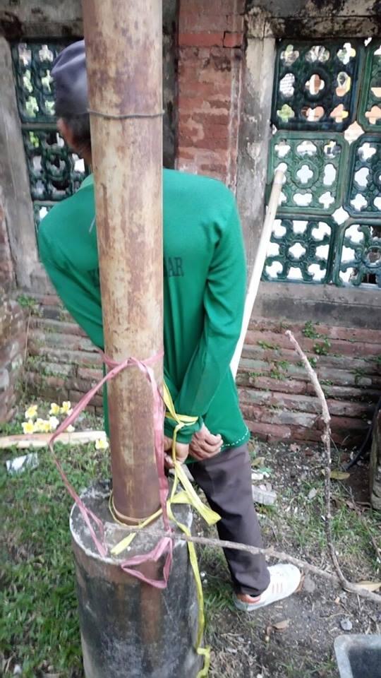 Salah buang sampah petugas DKP dipasung 5 jam oleh bangsawan Bali