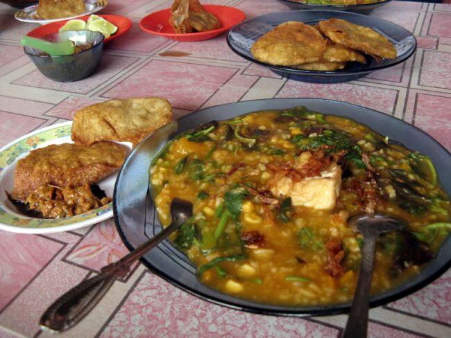 7 Warna-Warni Bubur di Indonesia