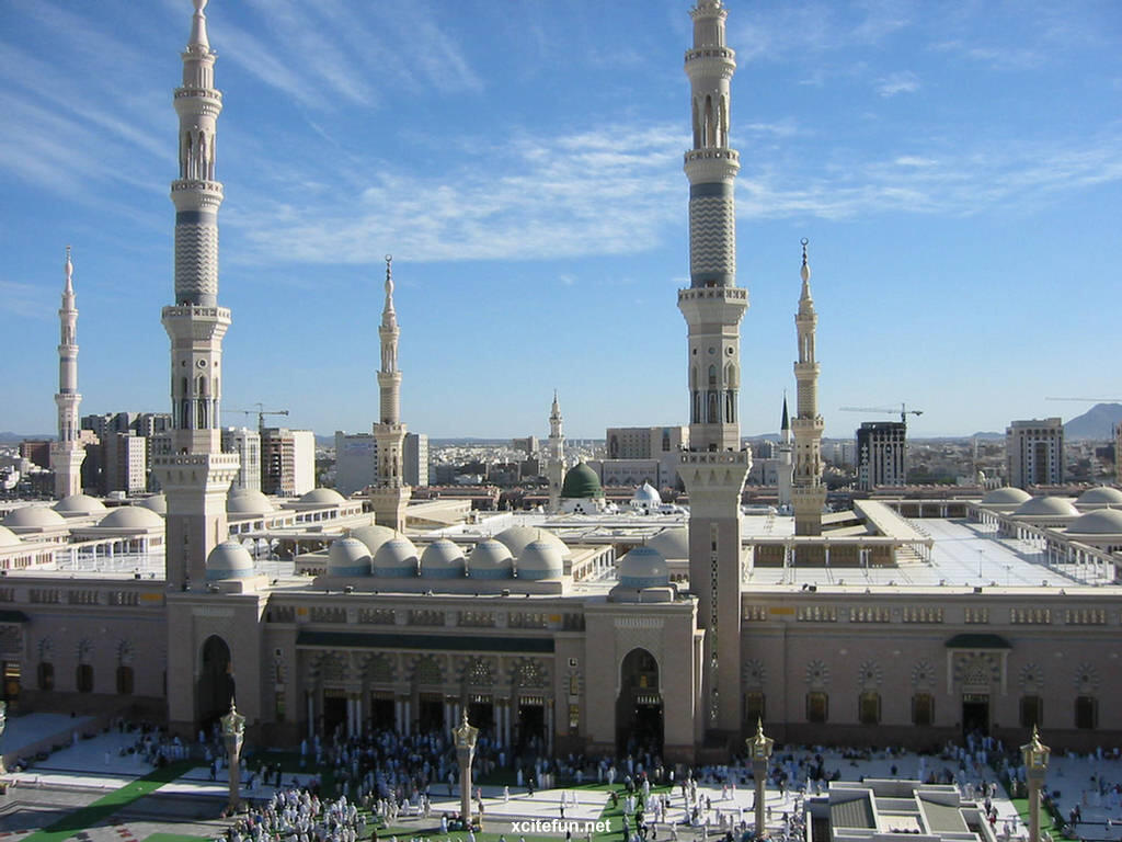 Buka Puasa terbesar di dunia ternyata di Mesjid Nabawi Madinah Saudi
