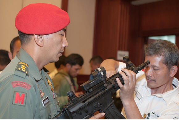 Pindad Lagi Banyak Pesanan Senjata dari Timur Tengah Gan!