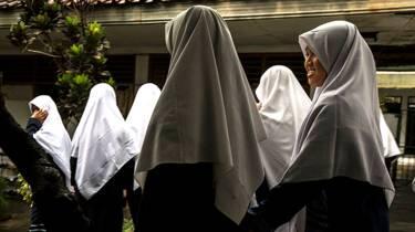 Siswi-siswi dukung Ahok larang kewajiban hijab di sekolah negeri