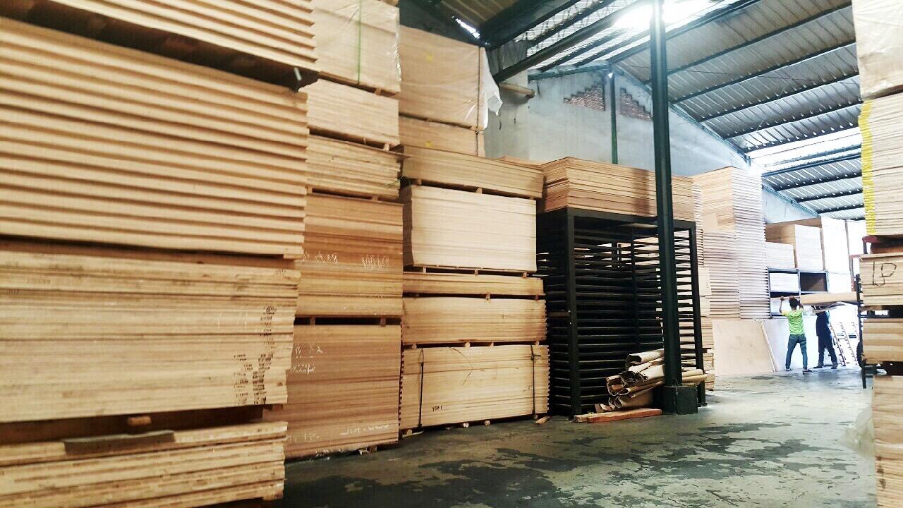 Distributor Triplek/Plywood/Multiplek/MDF/Meranti dll