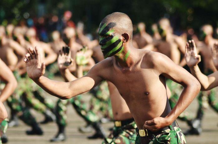 Tangkal komunisme dan homoseksualitas, gangsters Bali bakal dilatih semi militer