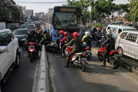 Mulai Besok, tak Ada Ampun bagi Penyerobot Jalur Transjakarta