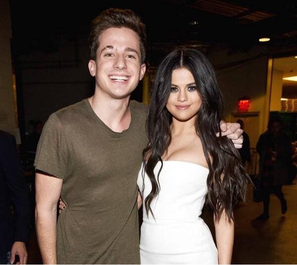 Pacari Selena Gomez, Neymar Takut Justin Bieber!
