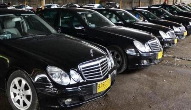 Ini Harga Mercedes-Benz Bekas Taksi Blue Bird