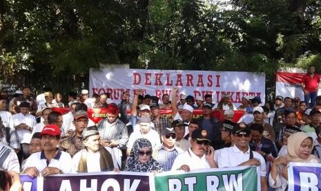 (Diluar Dugaan) RT dan RW se-DKI Jakarta Gelar Aksi Tuntut Ahok