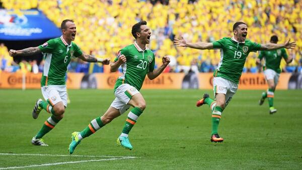 Cetak Dua Gol, Irlandia Imbangi Swedia. Kok Bisa?