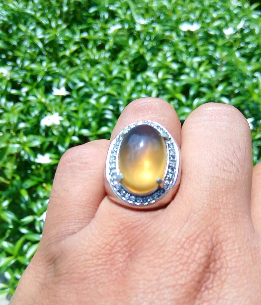 Lelang #7 Yellow Amber full luster bonus bacan sampe besok pagi