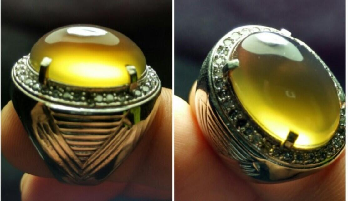 Lelang #7 Yellow Amber full luster bonus bacan sampe besok pagi