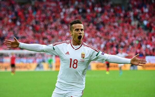 Foto Hungaria Hanguskan 10 Pemain Austria