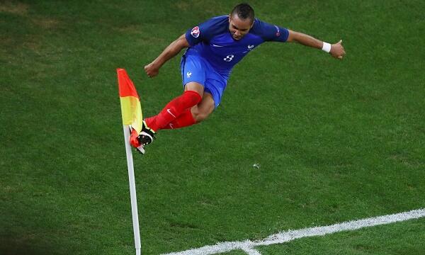 Dimitri Payet Bawa Perancis Lolos Ke 16 Besar!