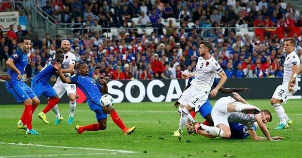 Dimitri Payet Bawa Perancis Lolos Ke 16 Besar!
