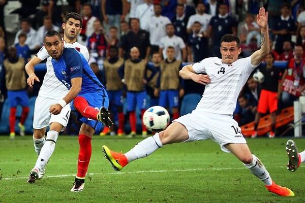 Dimitri Payet Bawa Perancis Lolos Ke 16 Besar!