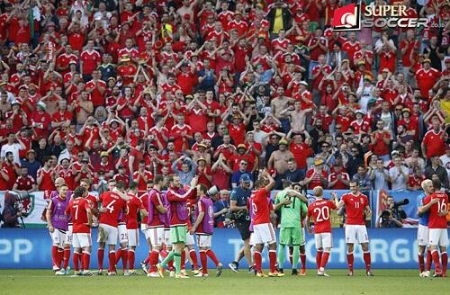 Pertarungan Singa dan Naga, Derby Britania Raya