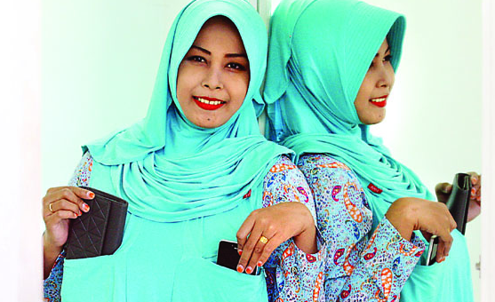 Zoya Rilis Jilbab Anti Copet di Ramahan 2016