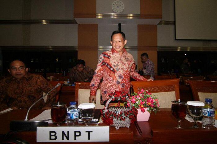 Jalan mulus Senayan untuk Tito