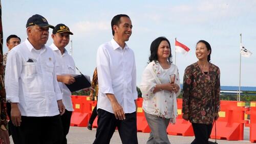 Warga Dapat Uang Pembebasan Lahan, Jokowi: Jangan Beli Mobil