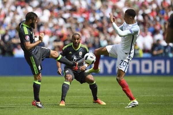 Kemenangan Inggris, Vardy dan Sturridge Singa Lepas!