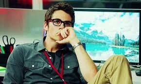 Kelebihan Cowok Geek Dibanding Cowok Badboy