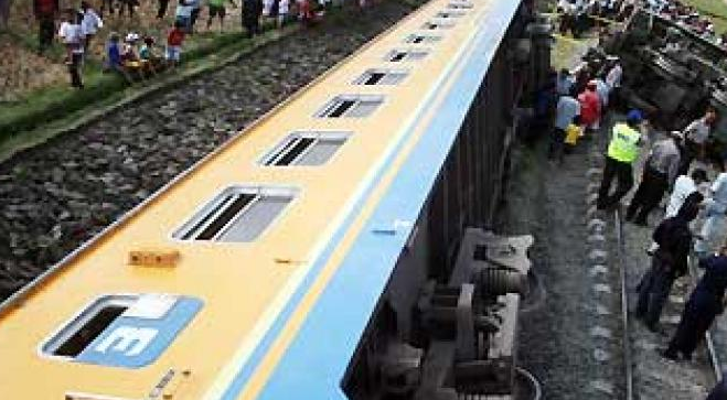 Jelang Mudik, Orang Jahat Taruh Batu di Jalur Kereta