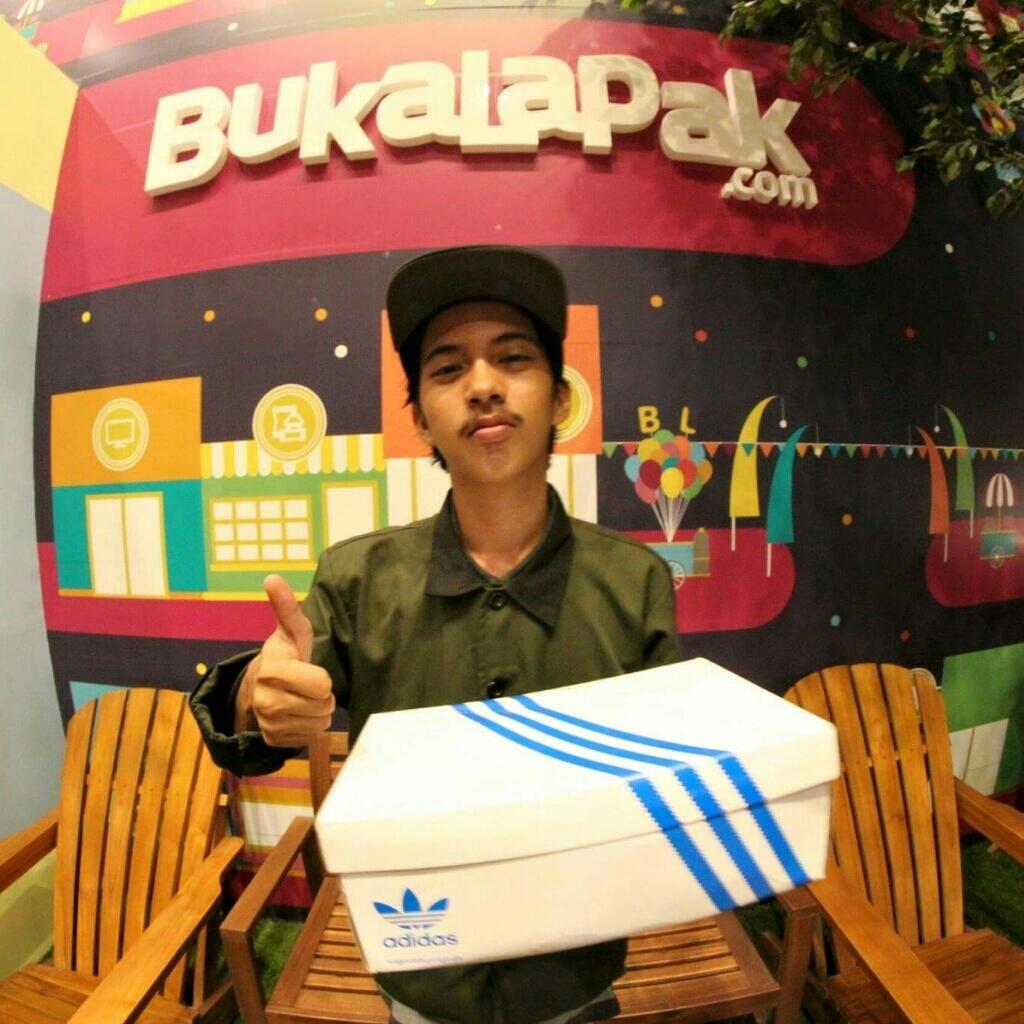 DERRY RINALDI FARABI - PENIPU BULAN RAMADHAN