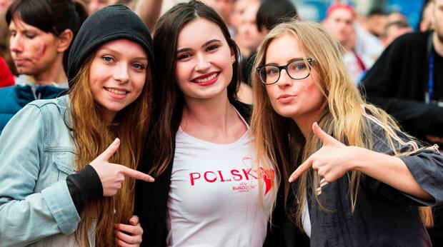 Female Supporters on EURO 2016