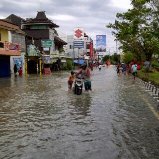 Solo Siaga Banjir Gan, Awas 