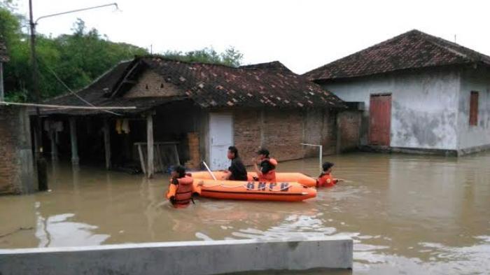 Innalillahi.. Banjir Rendam Jawa Tengah, 24 Tewas, 26 Hilang.....Dimana Mr Presiden