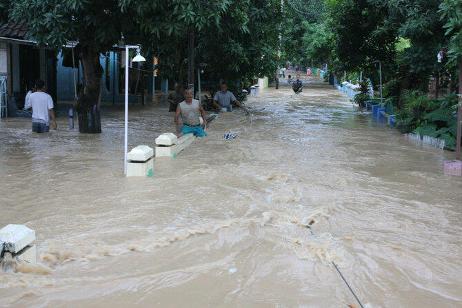 Innalillahi.. Banjir Rendam Jawa Tengah, 24 Tewas, 26 Hilang.....Dimana Mr Presiden