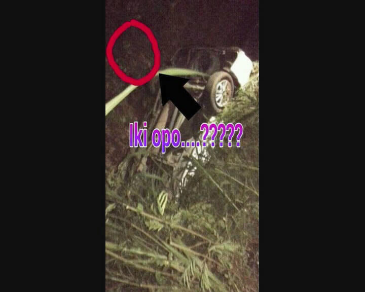 Hiiii…Mobil Terjungkal Setelah Sopir Lihat Hantu