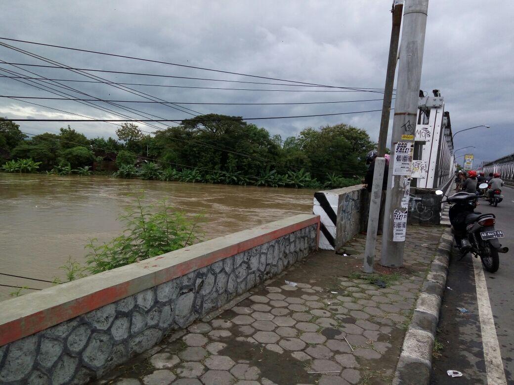 Solo Siaga Banjir Gan, Awas 