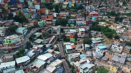 Seperti Apa Eskalator yang Tingginya 384 Meter?