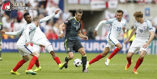 Berburu Kelolosan, Rusia Kontra Wales