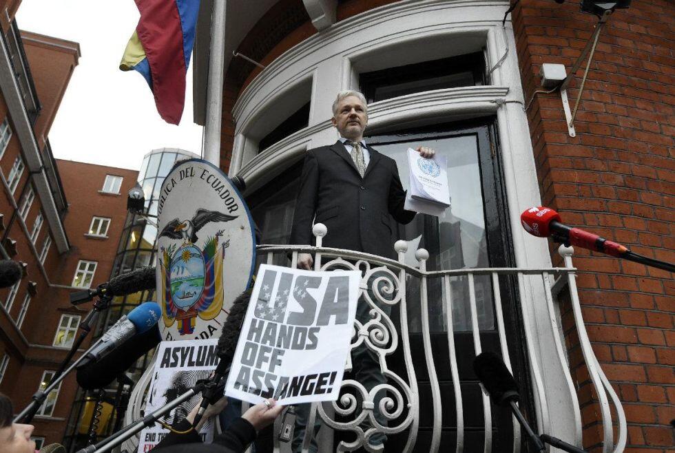 Menyerukan #FreeAssange demi kebebasan tokoh kunci Wikileaks