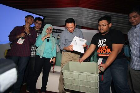 Ahok Ajari Habiburokhman Ngeles