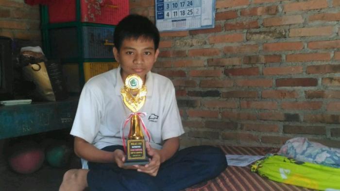 BEDA DGN AHOG YG IPKNYA DUA KOMA DI KAMPUS SWASTA,ANAK INI DPT NILAI 100 DI UN
