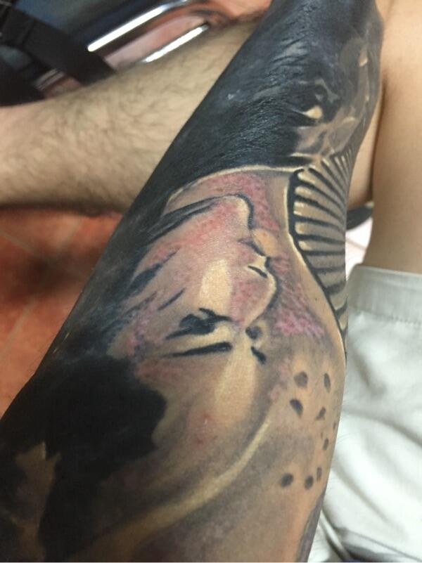 &#91;HELP&#93; TATTOO EXPERT/SKIN EXPERT COME IN PLZ!