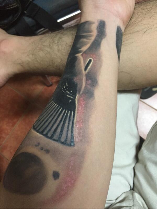 &#91;HELP&#93; TATTOO EXPERT/SKIN EXPERT COME IN PLZ!