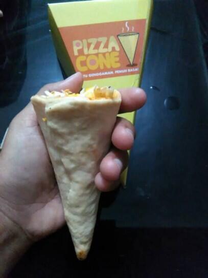 Pizza bentuk cone? Segenggam Yang Berjuta Rasa Dari Bogor